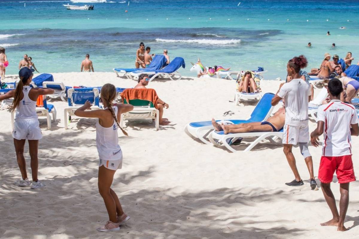 El sector turismo es muy sensible, importantes cadenas hoteleras e inversionistas apuestan al turismo dominicano como destino, a ellos les preocupa el clima de inversión y las garantías jurídicas.