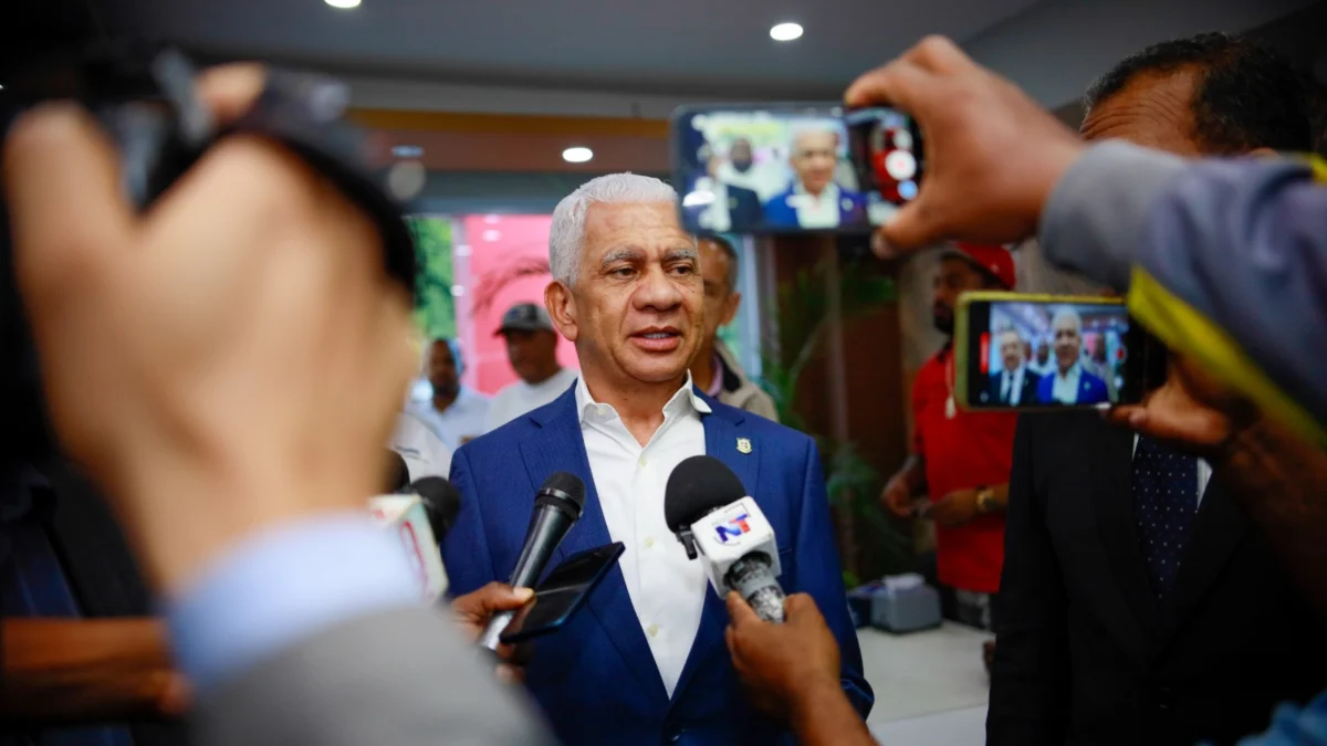 Imagen relacionada con: Presidente del Senado dispuesto a citar ejecutivos de Aerodom por retraso en mejoras aeroportuarias