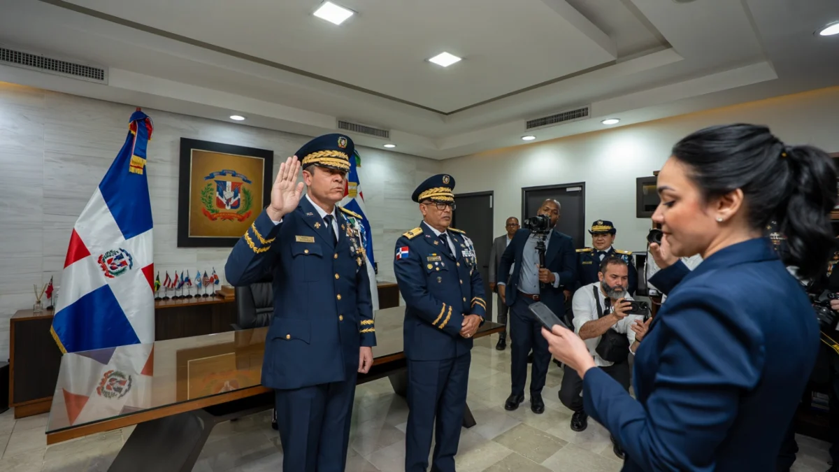 Imagen relacionada con: Mayor general Andrés Modesto Cruz Cruz asume la Dirección General de la Policía Nacional en jornada oficial de juramentación y cambio de mando