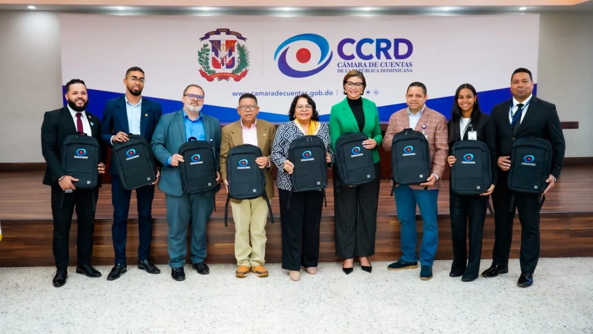 Imagen relacionada con: Cámara de Cuentas destaca la excelencia de sus auditores y refuerza su labor con entrega de nueva herramienta de trabajo